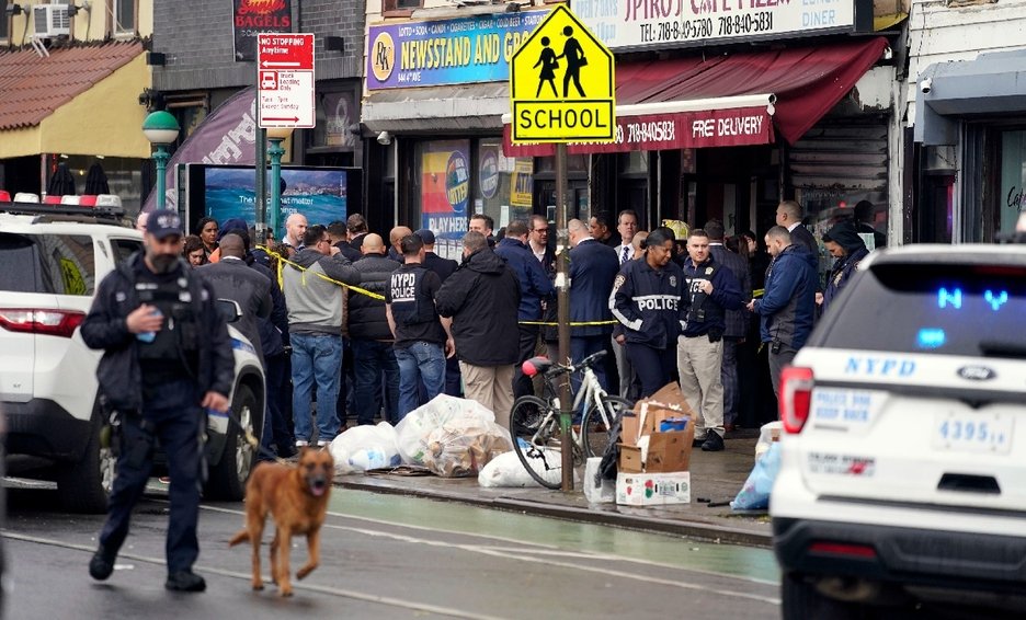 Consulado investiga si hay mexicanos heridos tras tiroteo en metro de Brooklyn: SRE