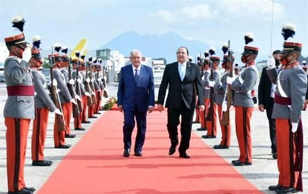 AMLO inicia gira por Centroamérica y el Caribe