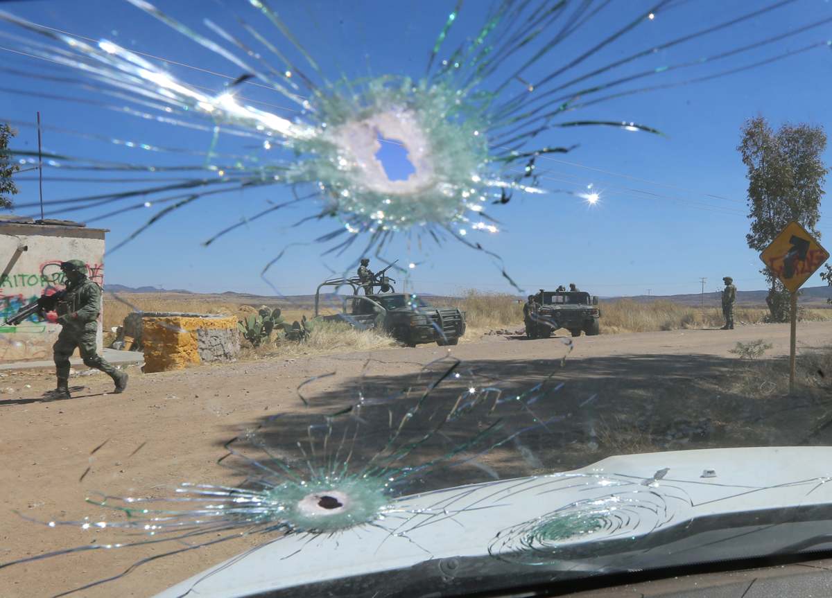 Disminuyen asesinatos de militares durante enfrentamientos a balazos en México