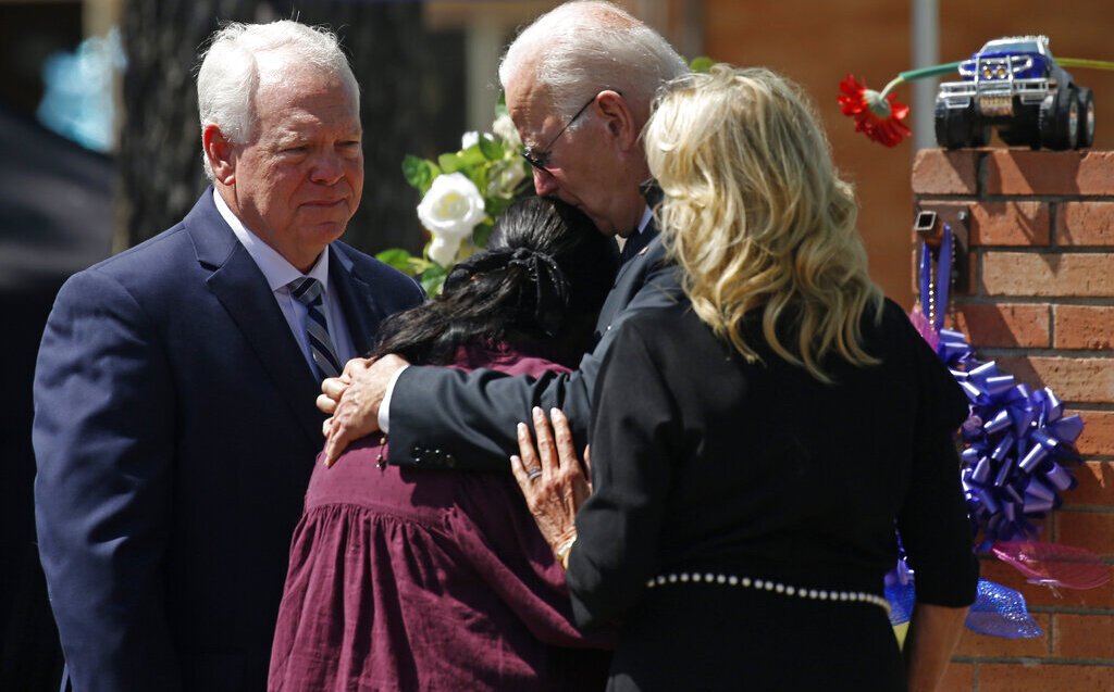 Joe y Jill Biden llegan a Texas tras el ataque que dejó 21 muertos en una escuela