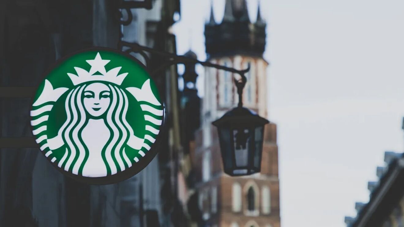 Starbucks anuncia su salida definitiva de Rusia luego de 15 años de operación