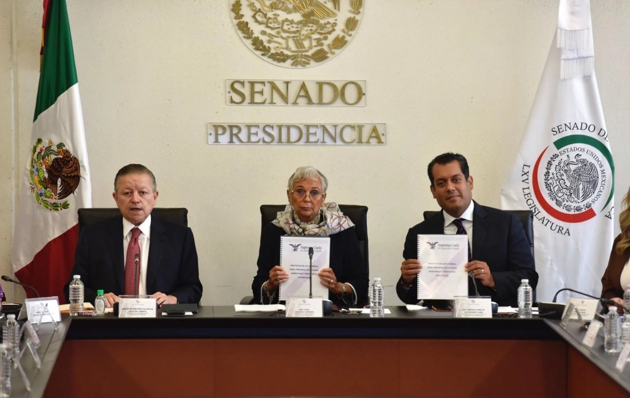 Arturo Zaldívar presenta iniciativa para sancionar y reparar el feminicidio