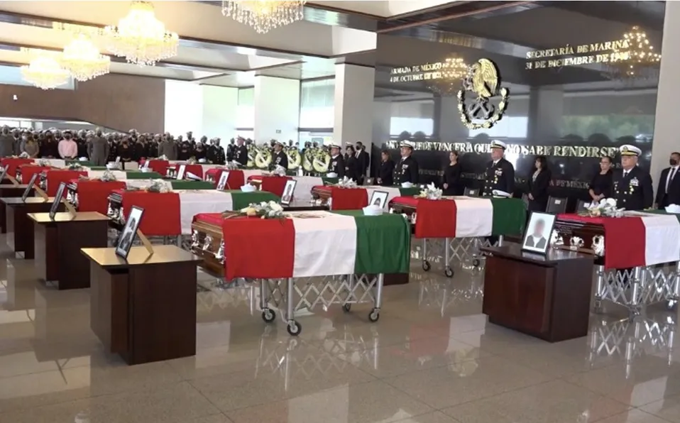 Semar rinde homenaje a 14 marinos que murieron en Sinaloa tras desplome de helicóptero