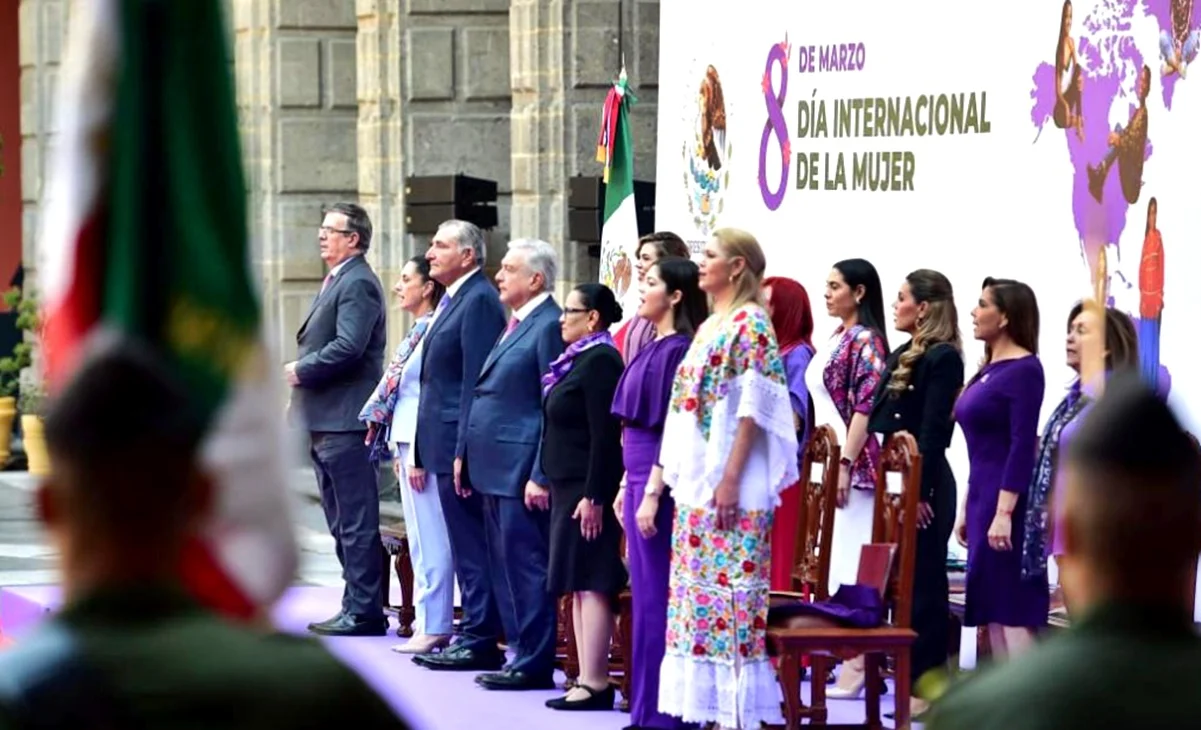 AMLO lidera evento conmemorativo del Día de la Mujer acompañado de «tres corcholatas»