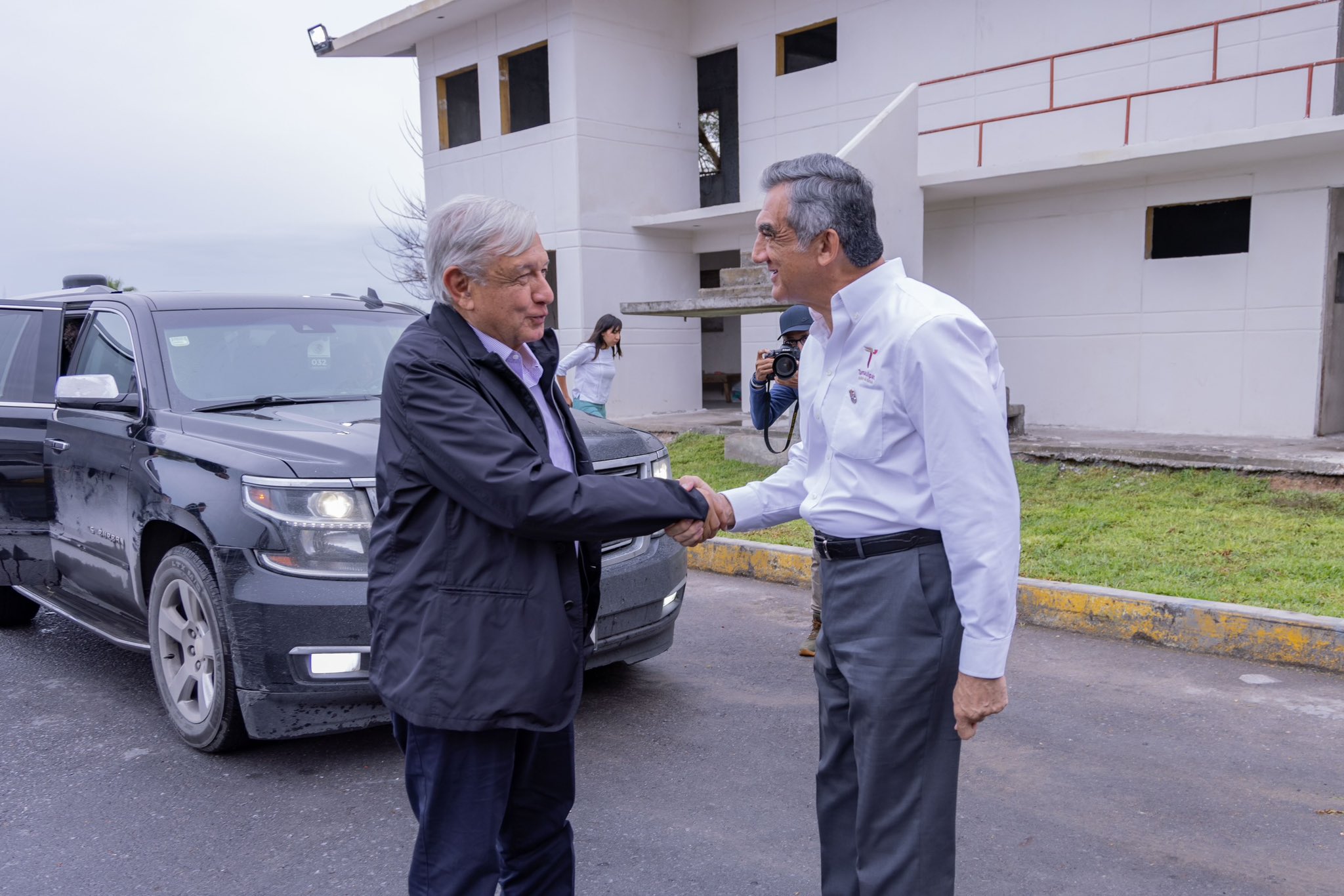 AMLO y funcionarios de alto rango supervisan mejoras en la aduana de Matamoros