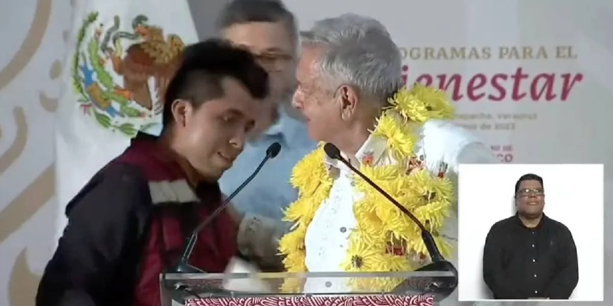 Inesperada intervención de joven en evento de AMLO pide respaldo para Adán Augusto