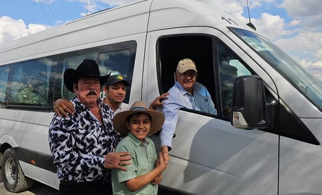 Lalo Mora recibe al presidente López Obrador en su propiedad en Nuevo León